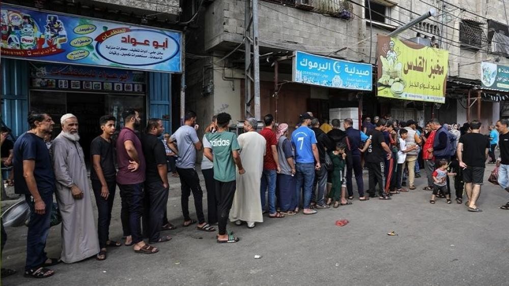 إغلاق جميع المخابز وسط غزة وتحذير أممي من خطر الجوع والمرض