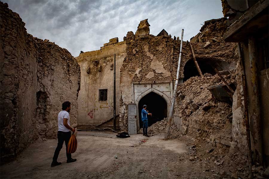 الدمار الذي حل بالجامع العمري في غزة جراء قصف طائرات الاحتلال.