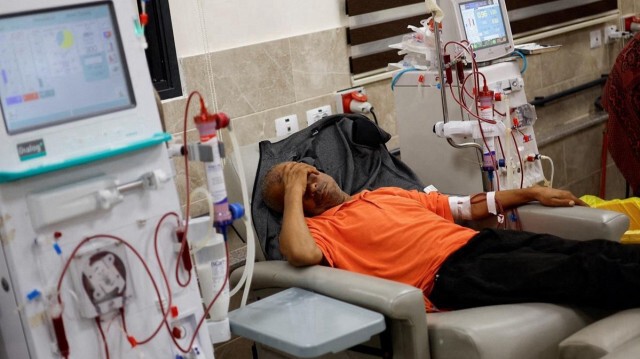 350 ألف مريض مزمن في غزة يواجهون الخطر بسبب نقص الأدوية والمستلزمات الطبية