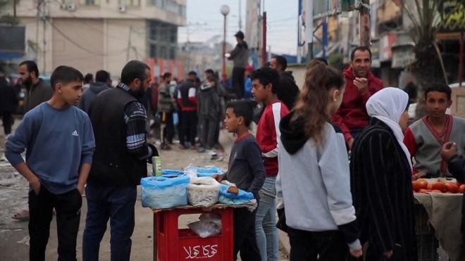 أسواق شمال غزة ترتوي بعد 15 شهرًا من الحرمان