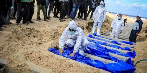 الدفاع المدني : انتشال 137 جثة في رفح بعد دخول وقف إطلاق النار حيز التنفيذ