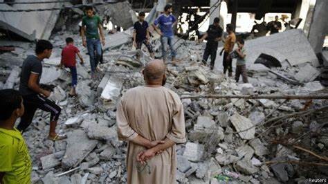 8شهداء وأكثر من 30 مصابًا جراء قصف استهدف مدرسة في جباليا