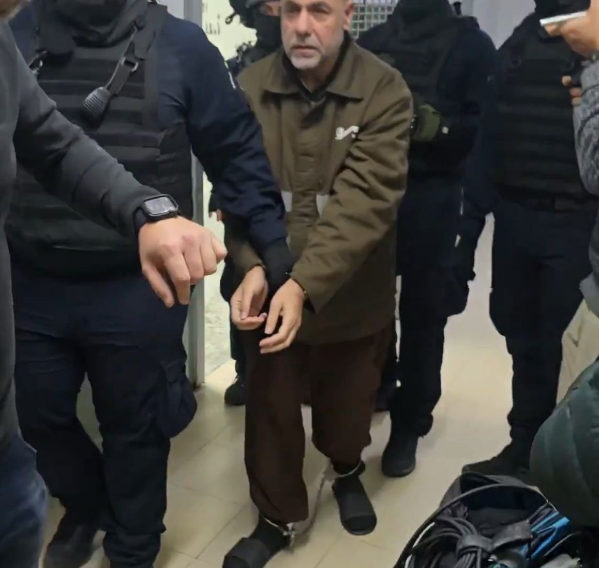 الدكتور حسام أبو صفية.. ضحية التنكيل والتعذيب بسجون الاحتلال