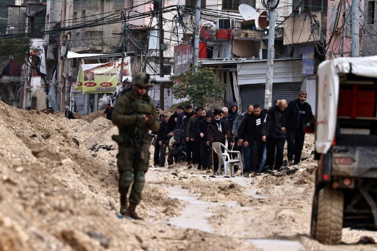 استمرار نزوح العائلات من مخيم نور شمس