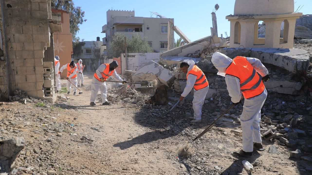 بلدية بني سهيلا تنفّذ حملة «غزة أجمل في رمضان»