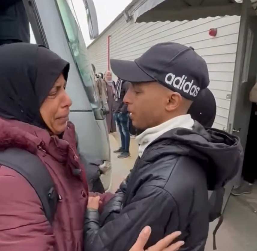 الاحتلال يحارب أطفال غزة.. السفر للعلاج دون أم أو أب