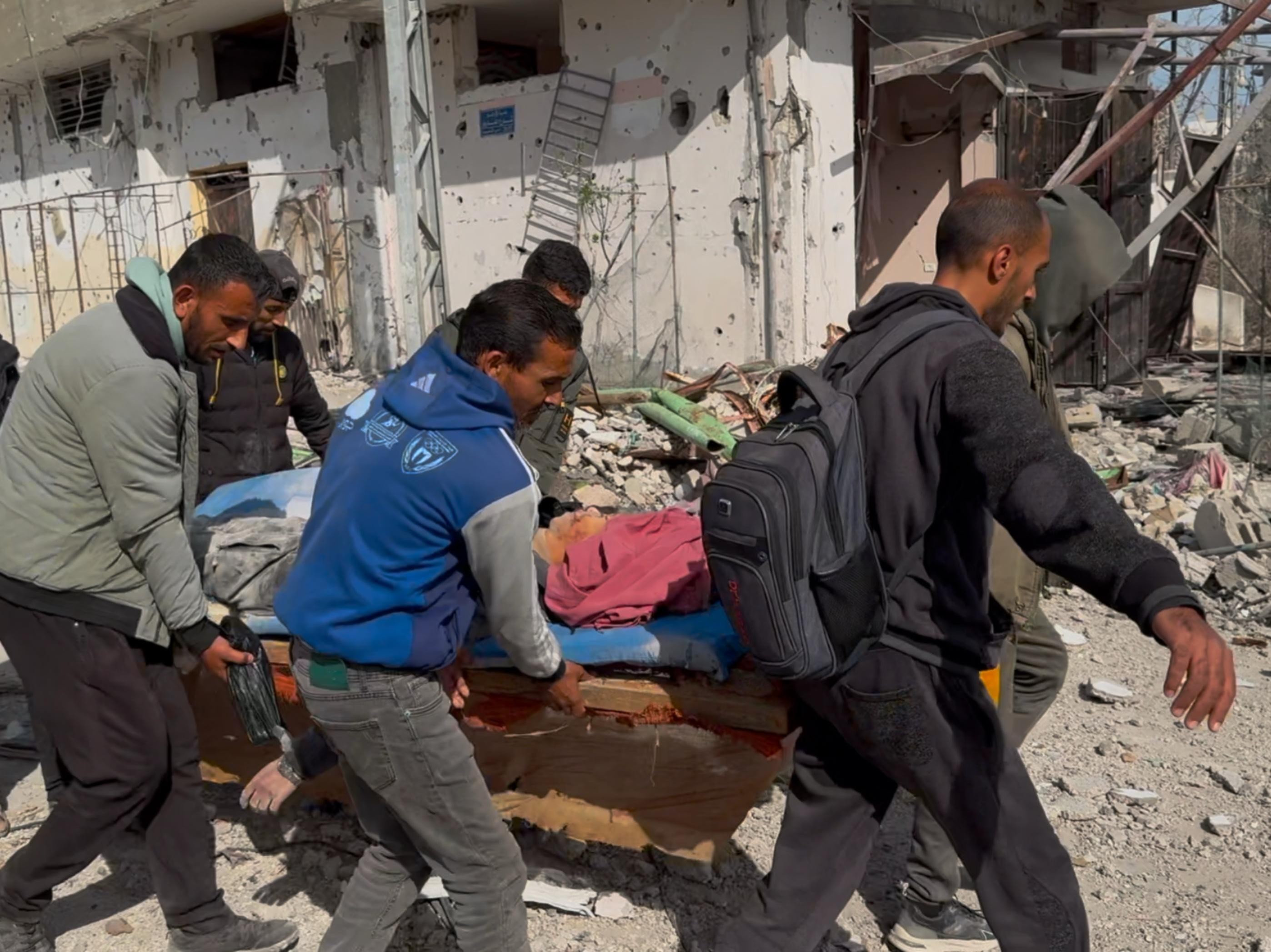 لاحتلال يمنع المؤسسات الدولية من العمل ويواصل اختراق اتفاق وقف إطلاق النار