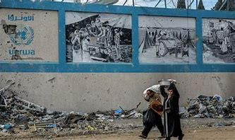 المرصد الأورومتوسطي: استهداف مركز (أونروا) في جباليا جريمة إبادة جماعية