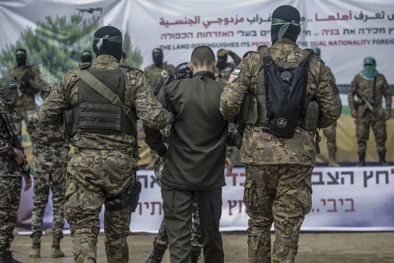 عرائض (إسرائيلية) تطالب بإنهاء الحرب في غزة وإعادة الأسرى