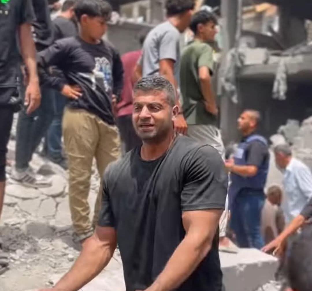 حسين عودة .. أحلام بطل كمال الأجسام .. تحت الركام