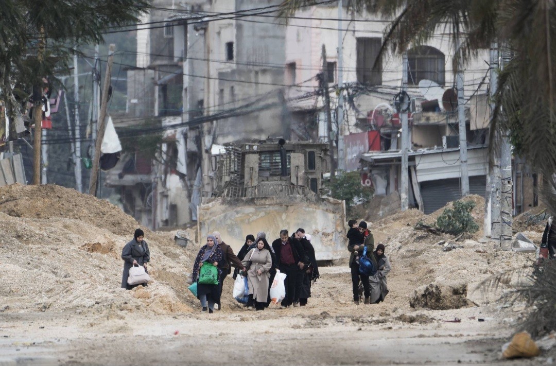 تهجير الأهالي من مخيم نور شمس