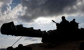 فضيحة ثقيلة.. الاحتلال يسلّح عصابات في غزة لخلق نموذج أمني خياني