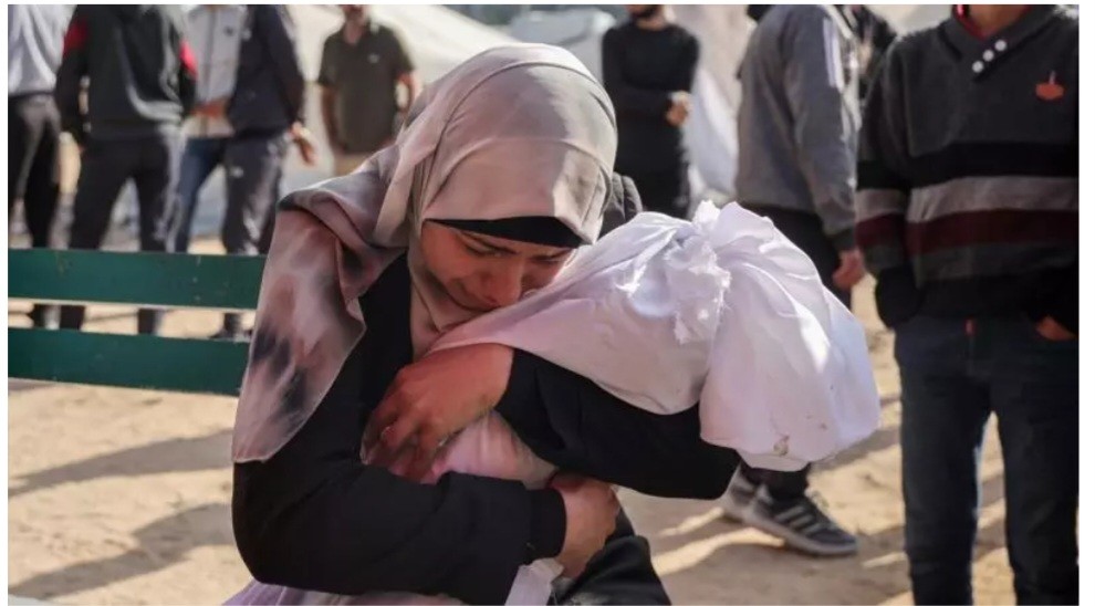 31 إصابة و4 شهداء خلال 24 ساعة في استهداف إسرائيلي وسط قطاع غزة