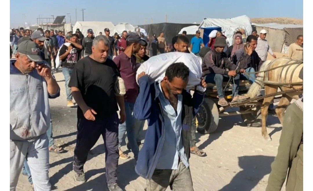 مجزرة جديدة في غزة .. 16 شهيداً في استهداف منتظري المساعدات