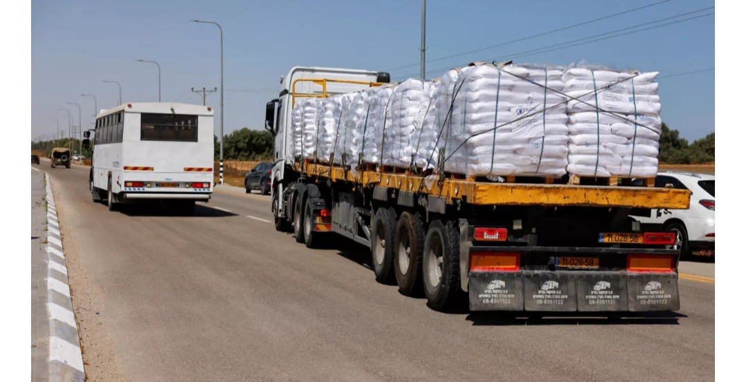 التجمع الوطني للقبائل والعشائر يطالب بوقف نقل المساعدات حتى دخولها بشكل إنساني وآمن