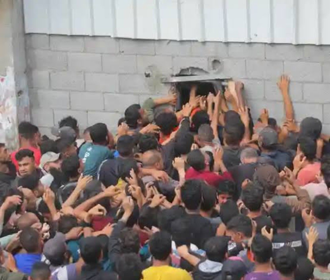 81 شهيدًا منذ فجر اليوم.. 30 منهم أثناء انتظار المساعدات