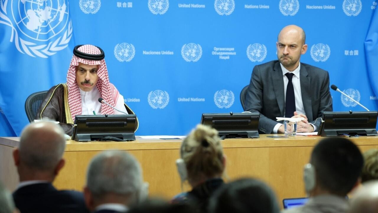 مغالطات إعلان نيويورك: تسوية تُكافئ الجلّاد وتُحمّل الضحية أعباءً مضاعفة