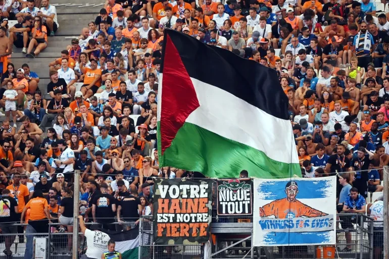 من فيلا بارك إلى دبلن .. مأساة غزة توقظ الرياضة الأوروبية