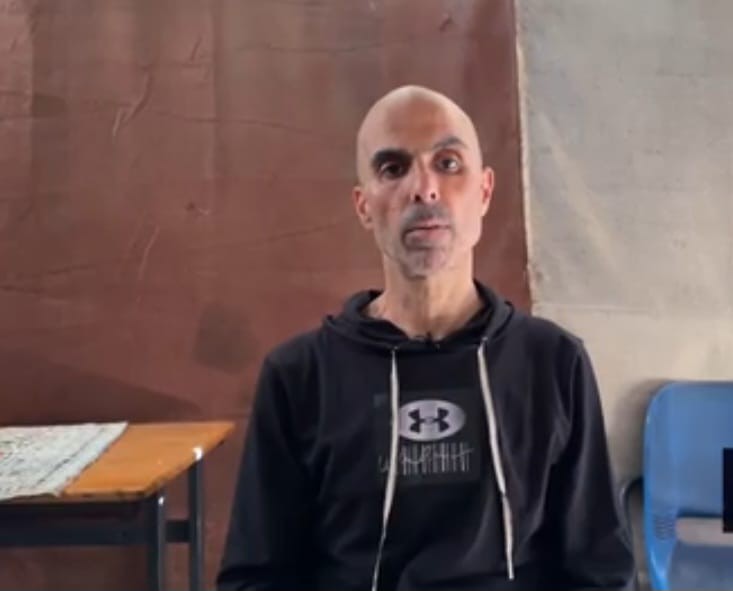 الأسير عماد السراج.. أوهمه الاحتلال بالسرطان ثم عاقبه بالعلاج الكيماوي