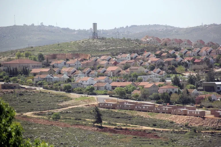 الاحتلال يخطط لبناء عمارتين استيطانيتين في قلب الخليل والبلدية تطالب اليونسكو بالتدخل