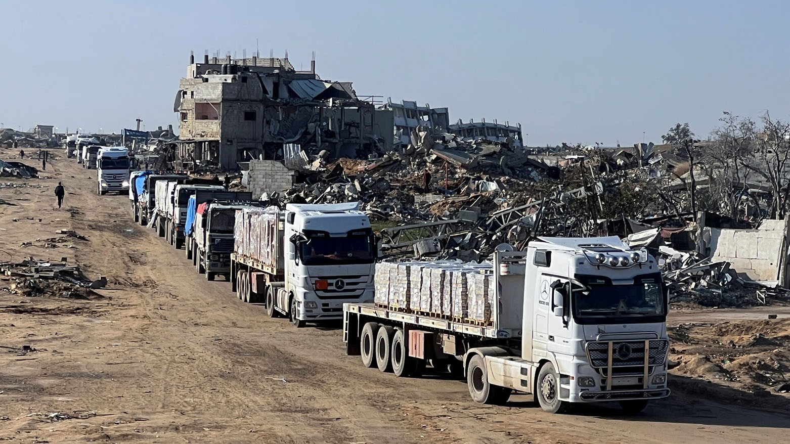 غياب العدالة في توزيع المساعدات بغزة بعد رفض الاحتلال عودة "الأونروا"