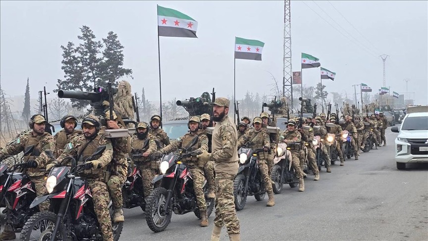 هتافات الجنود السوريين لغزة تُقلق تل أبيب… اجتماعات أمنية إسرائيلية عاجلة لفهم الدلالات والتداعيات