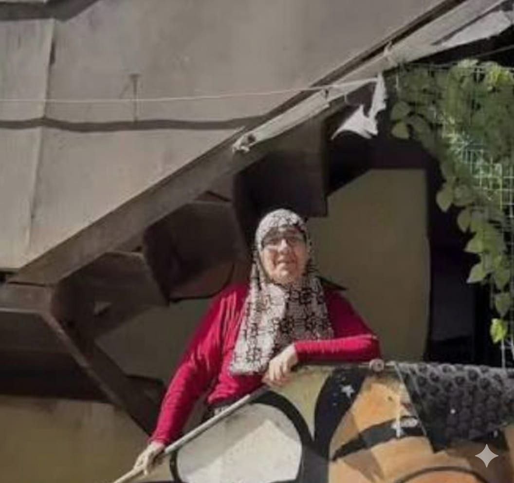 رجاء الرجبي… خمسون عامًا في بيتٍ واحد، ولحظة واحدة للطرد