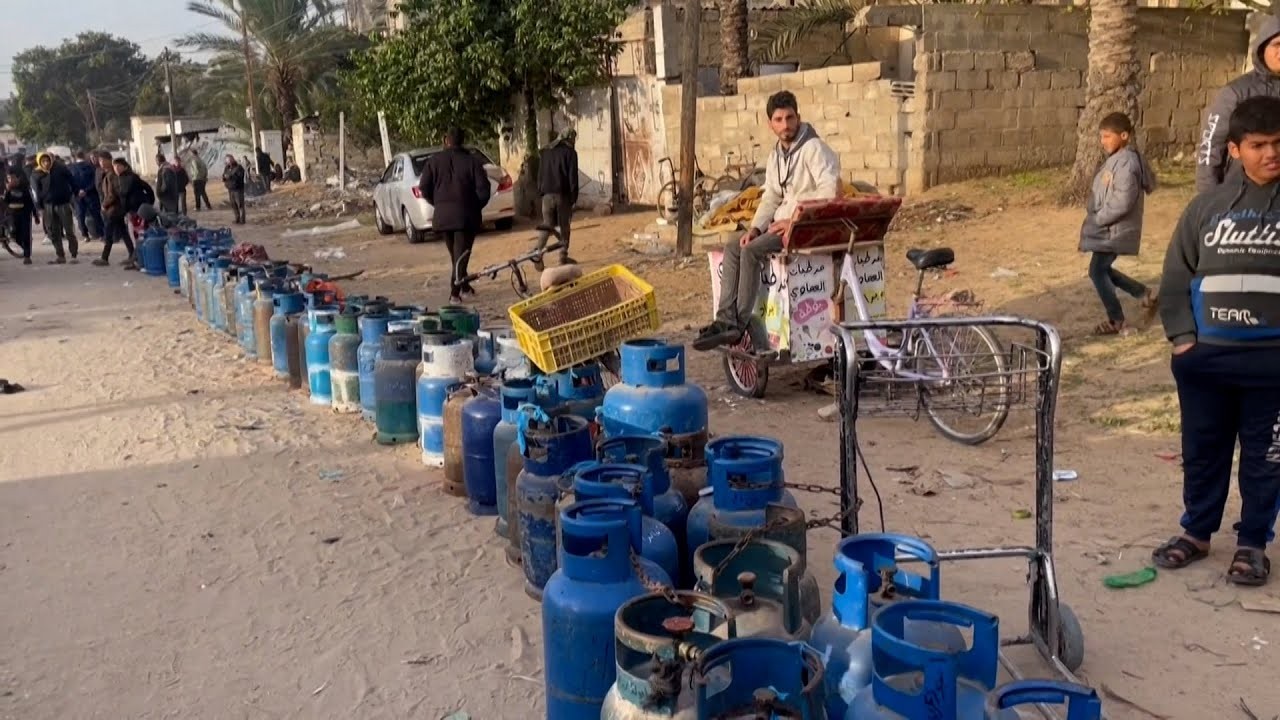 شتاء بلا غاز ...سياسة التقطير تُرهق الغزيين