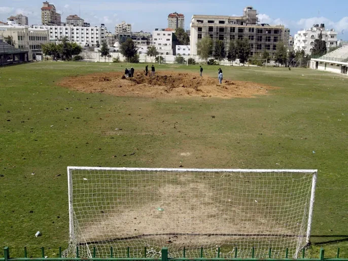 صافرة البداية بين الغياب الثقيل: كرة القدم تتحدى حرب الإبادة في غزة