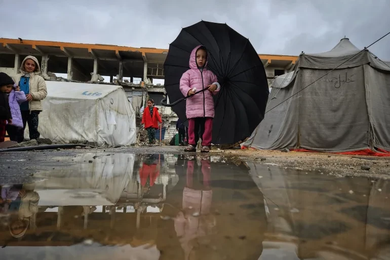 طقس فلسطين.. أمطار متفرقة اليوم يعقبها انخفاض حاد وموجة برد قارسة