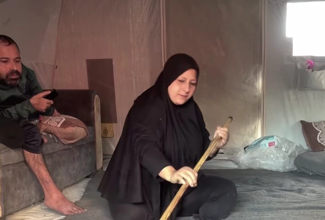 زينب جربوع… مبتورة القدمين في خيمة لا تصلح للحياة