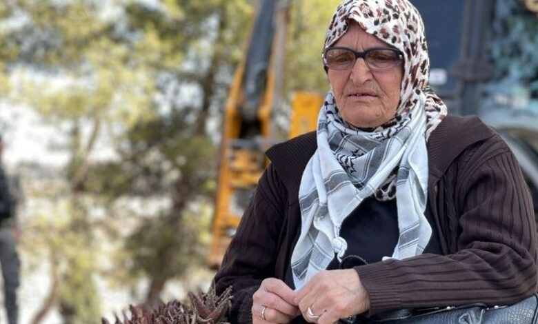 المرابطة نفيسة خويص لـ"الرسالة": الاحتلال كان بالمرصاد لأول تراويح ومنع الصلاة حتى عند أبواب الأقصى