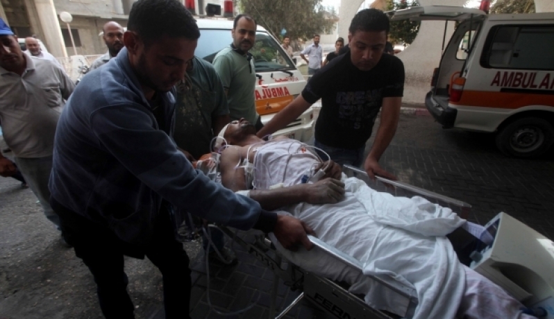 اصابات باصطدام جرافة بأحد المنازل شمال غزة 