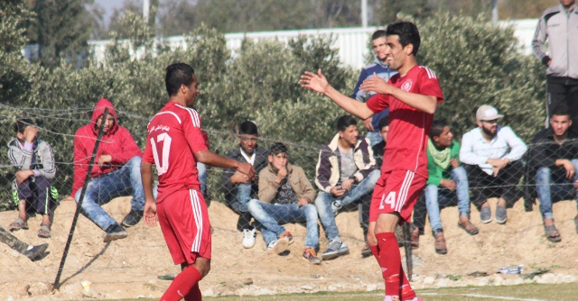 المقادمة يمينا