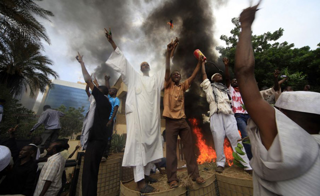 جانب من إحدى المظاهرات في السودان