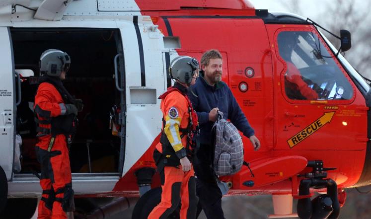 لويس جوردان مبتسما بعد إنقاذه