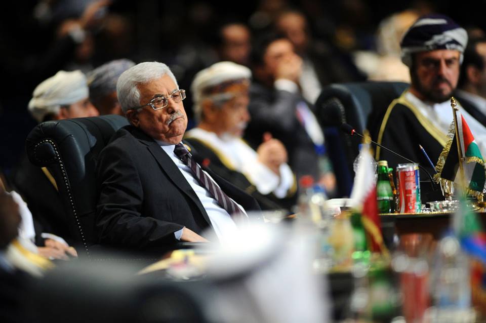عباس يريد ضرب غزة بعصا الإقليم