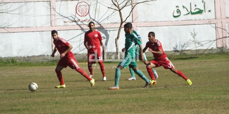 جانب من مباراة الأهلي والقادسية