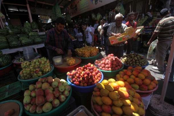 أسواق غزة تستقبل الشهر المبارك