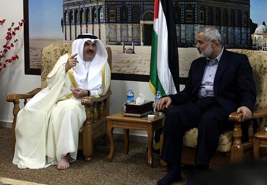 السفير القطري في ضيافة رئيس الوزراء