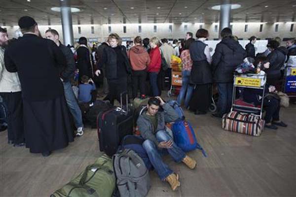 احدى محطات الحافلات (الإسرائيلية) (الأرشيف)