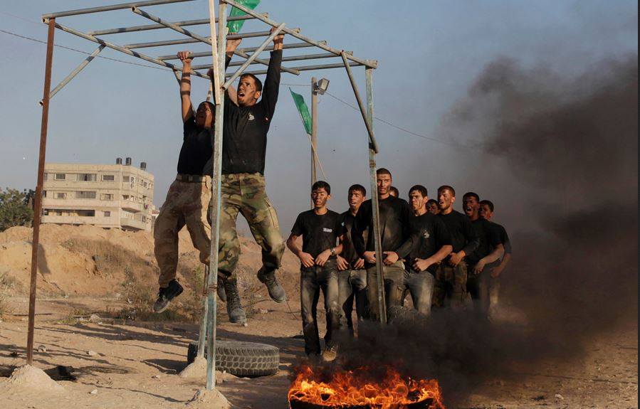 معسكرات طلائع التحرير التي أقامتها كتائب القسام