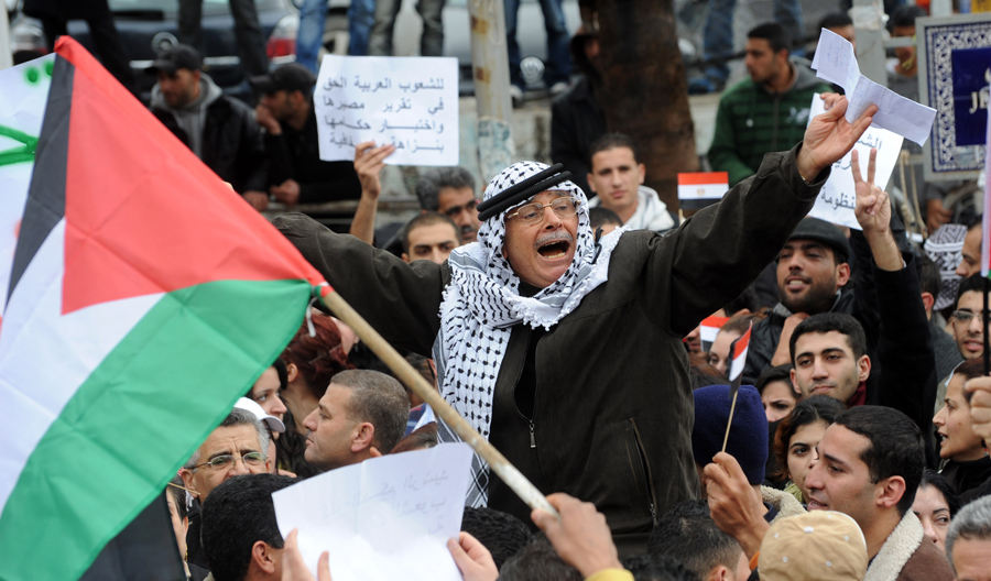 مواطنين فلسطينيين (الأرشيف)