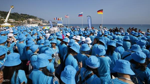 ثري يصطحب 6 آلاف من موظفيه في عطلة