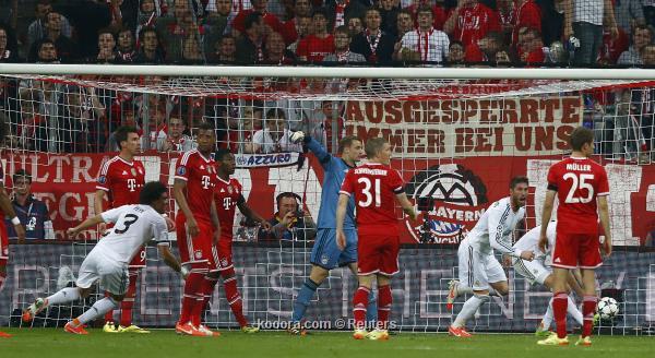 راموس يحتفل بالهدف الثاني