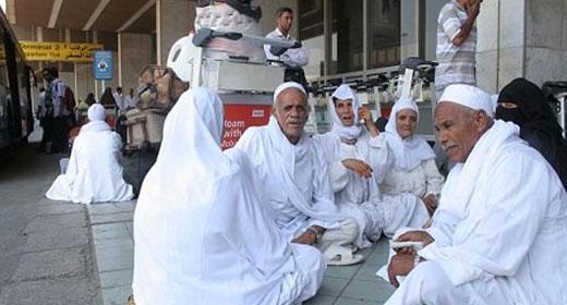 معتمرون بالمطار &quot; الأرشيف&quot;