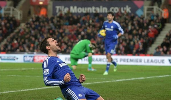 فرحة فابريغاس بالهدف الثاني