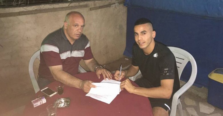 يامين يوقع على كشوفات هلال القدس