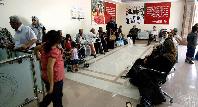 الانتظار في معبر رفح 