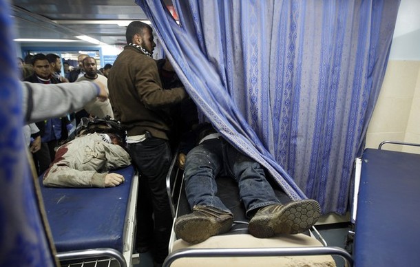 صورة لمواطنين شهداء وجرحى بغزة